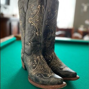 Distressed Corral Cowboy Boots